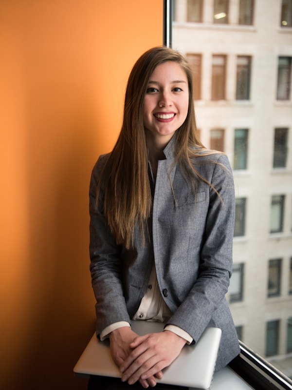 Happy professional using Fortva